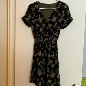 Suzy Shier size xs green plant dress